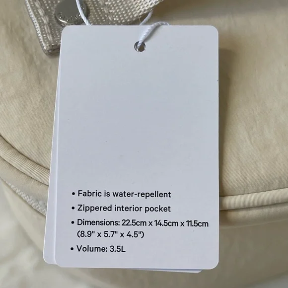 Lululemon Oval Top Access Kit Vol 3.5 L in White Opal - Picture 12 of 14